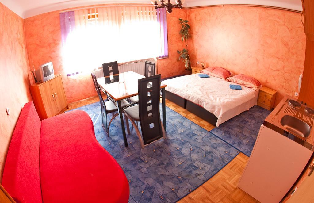 מריבור Guest House Pikapolonca חדר תמונה