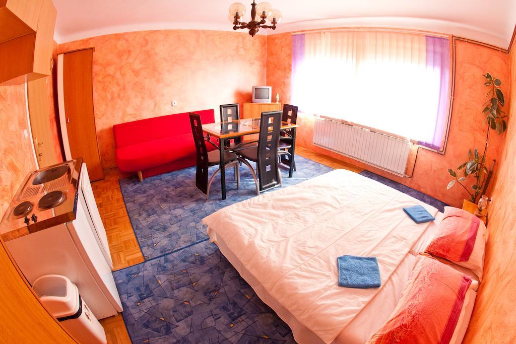 מריבור Guest House Pikapolonca חדר תמונה