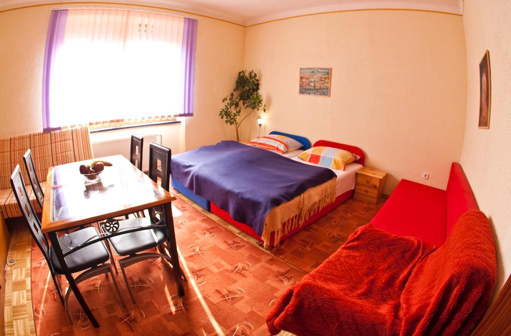 מריבור Guest House Pikapolonca חדר תמונה